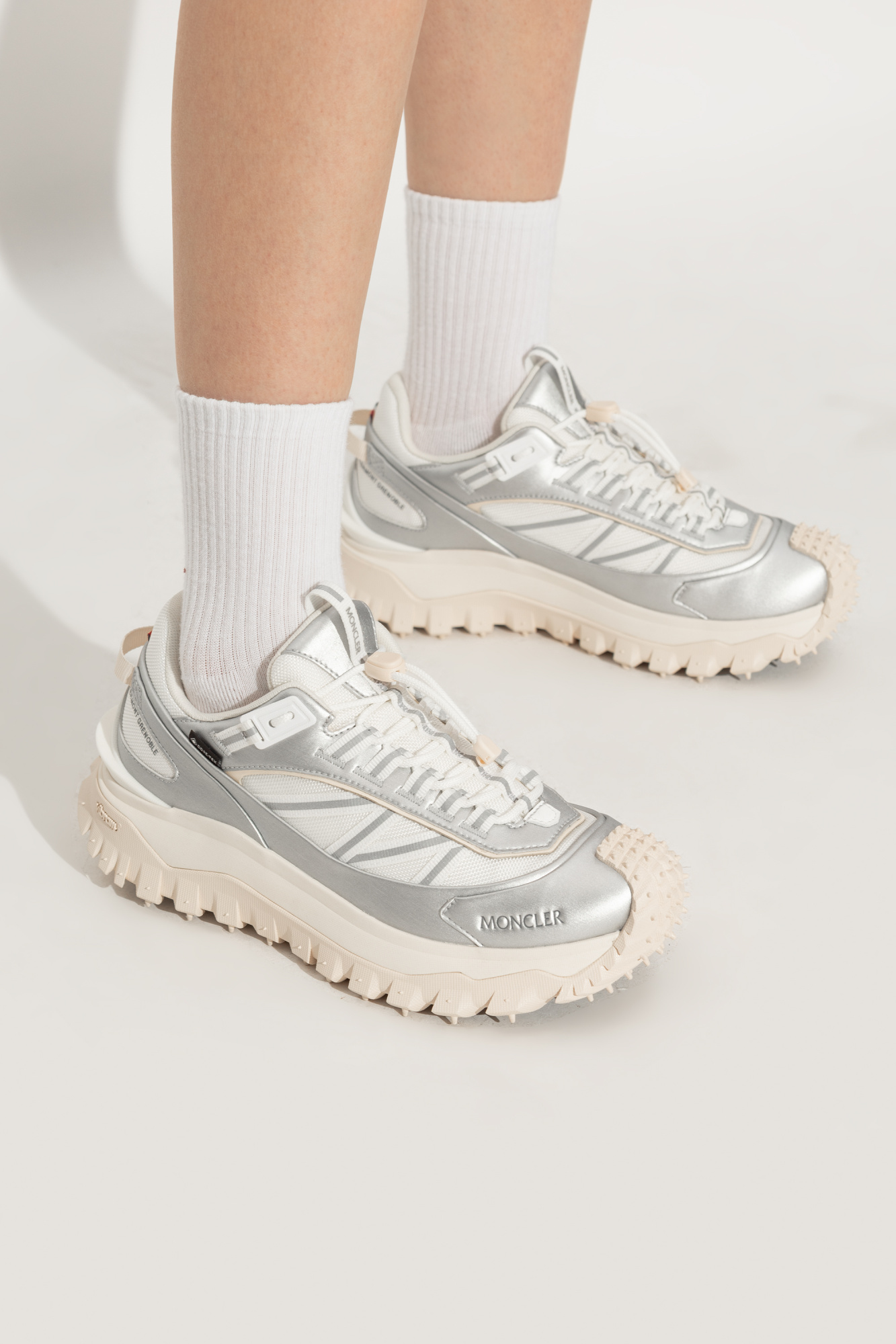 スニーカー MONCLER WHITE FABRIC TRAILGRIP GTX SNEAKERS White Sports shoes 